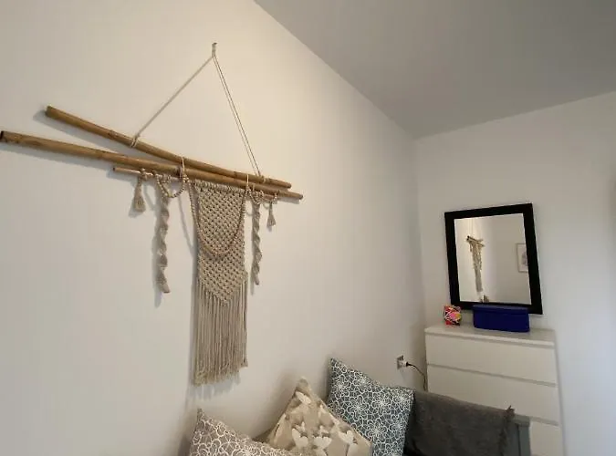 Appartement Dolce Alba: 2 Bedroom 8min Walk From The *