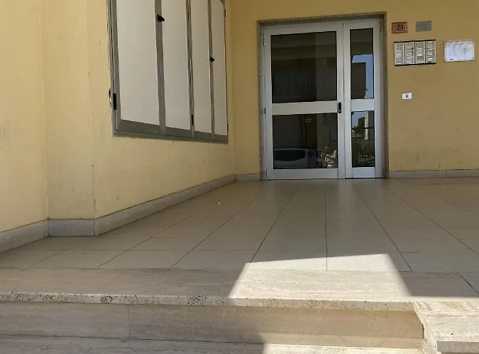 Dolce Alba: 2 Bedroom 8min Walk From The