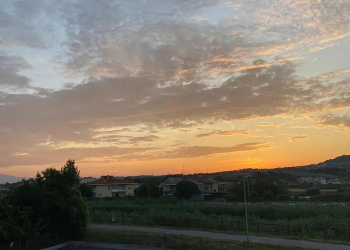 Dolce Alba: 2 Bedroom 8min Walk From The *