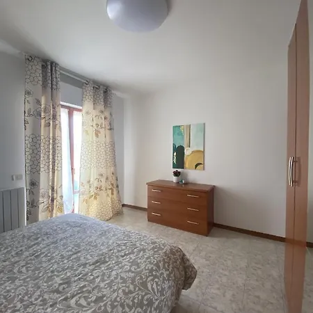 Dolce Alba: 2 Bedroom 8min Walk From The Apartament Alba Adriatica