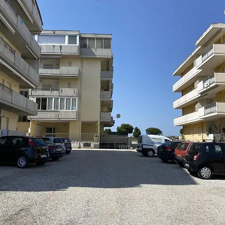 Apartament Dolce Alba: 2 Bedroom 8min Walk From The Alba Adriatica