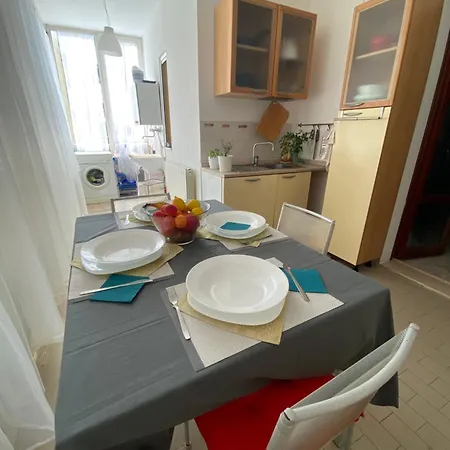 Dolce Alba: 2 Bedroom 8min Walk From The