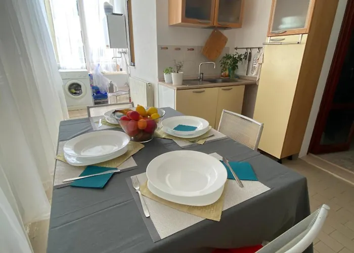 Dolce Alba: 2 Bedroom 8min Walk From The